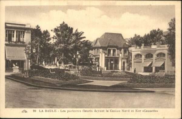 La Baule-Escoublac Baule Les parterres fleuris le Casino N