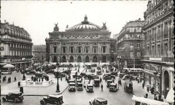 Paris La Place de l'Opera