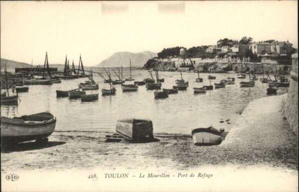 Le Mourillon  Toulon-sur-Mer 83 Var Le_Mourillon Port de Refuge