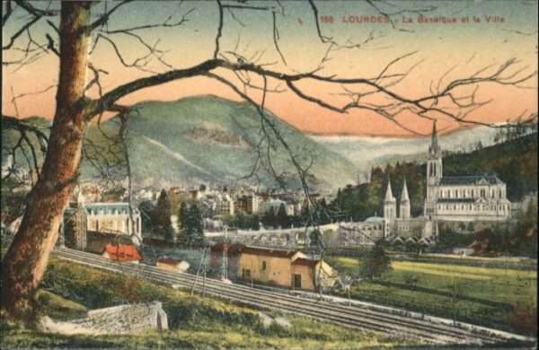 Lourdes Hautes Pyrenees Lourdes La Basilique