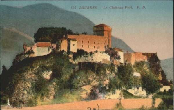 Lourdes Hautes Pyrenees Lourdes Le Chateau-Fort
