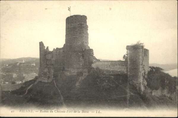 Vienne Ruines du Chateau-Fort de la Batie