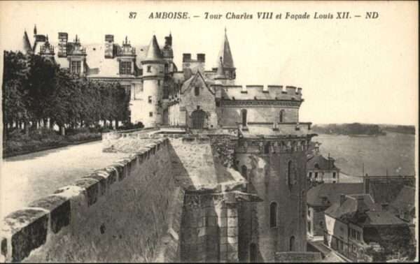Amboise Tour Charles