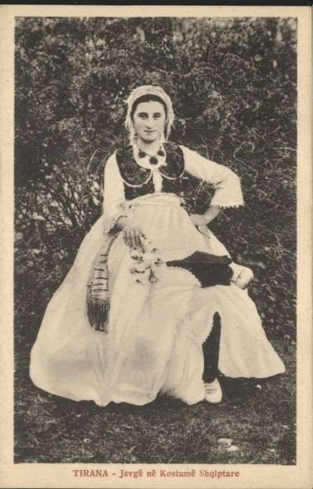 Tirana Albanien Tracht