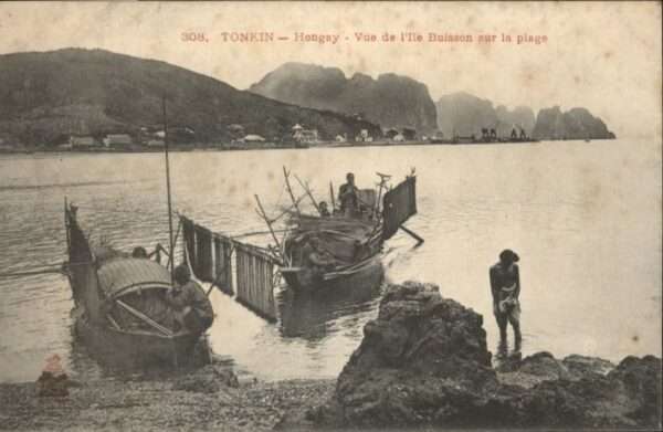 Hongay Tonkin Vue Buisson sur la plage