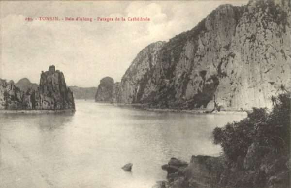 Tonkin Baie d Along Parages Cathedrale