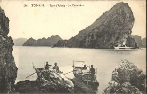 Tonkin Baie d Along Cimetiere