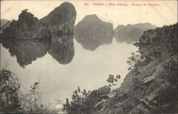 Tonkin  Baie d Along Groupe Rochers