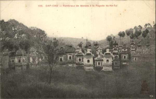 Dap-Cau Tombeaux Bonzes Pagode Ke Tai