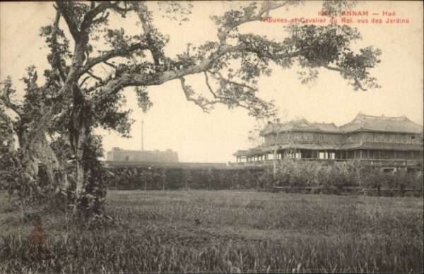 Hue Annam Vietnam Hue Annam Tribunes Cavalier Roi