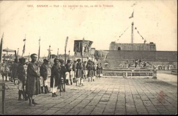 Hue Annam Vietnam Hue Annam Cavalier Roi Tribune