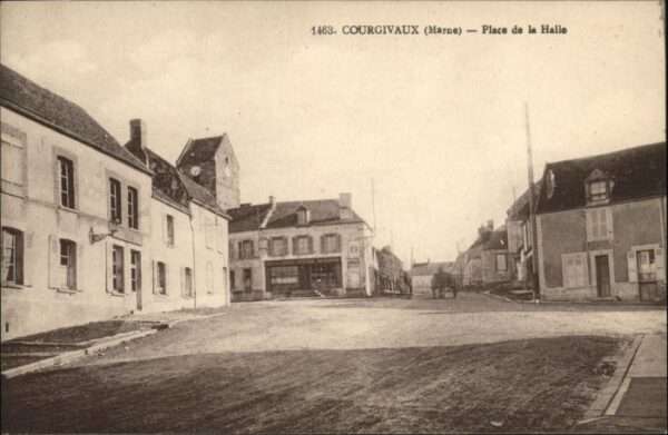 Courgivaux Place de la Halle
