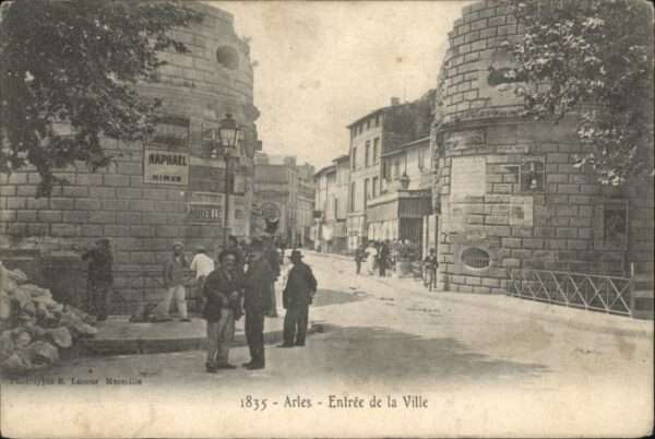 Arles Bouches-du-Rhone Arles Antree de la Ville
