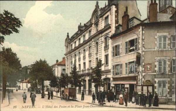 Nevers 58 Nevers Hotel Postes Place Jean-Desveaux