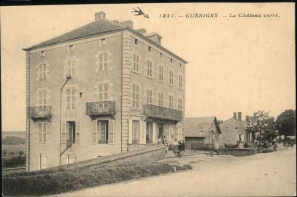 Guerigny Chateau Carre