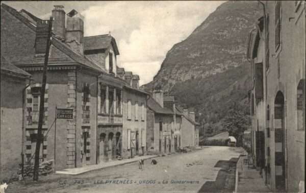 Urdos Pyrenees Gendarmerie Polizei