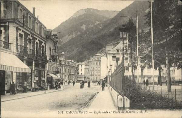 Cauterets Esplanade Place St. Martin