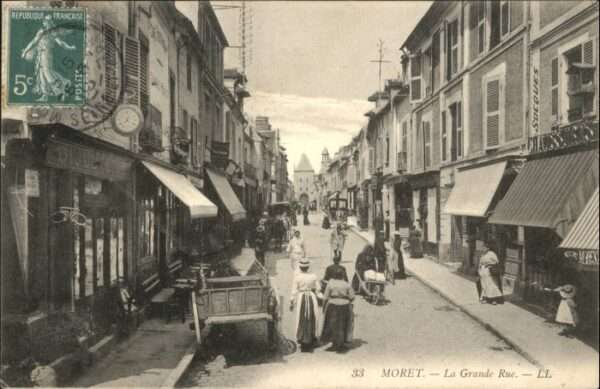 Moret-sur-Loing Moret Grande Rue