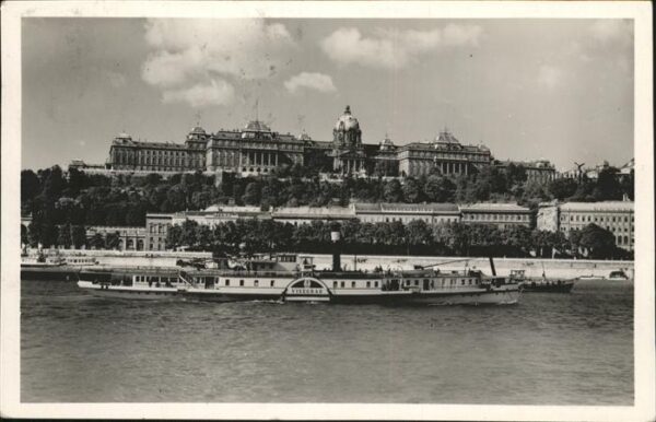 Schiffe Ships Navires Budapest