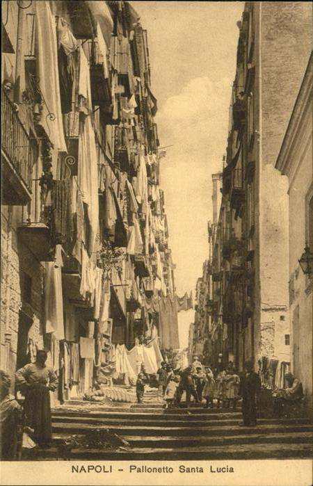 Napoli Neapel Pallonetto Santa Lucia