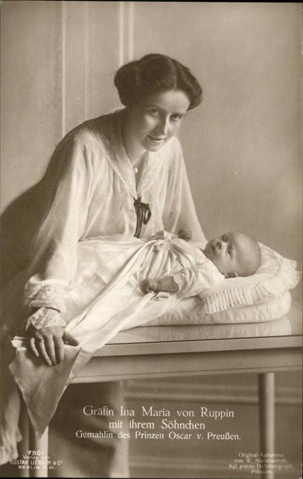 Persoenlichkeiten Gräfin Ina Maria von Ruppin mit Sohn