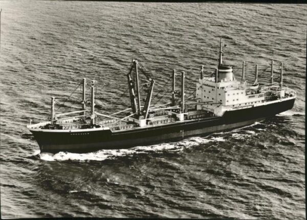 Schiffe Ships Navires Fliegeraufnahme Hamburg Amerika Linie M
