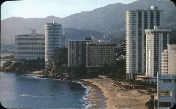 Acapulco Panoramica con Hoteles Condominios de L