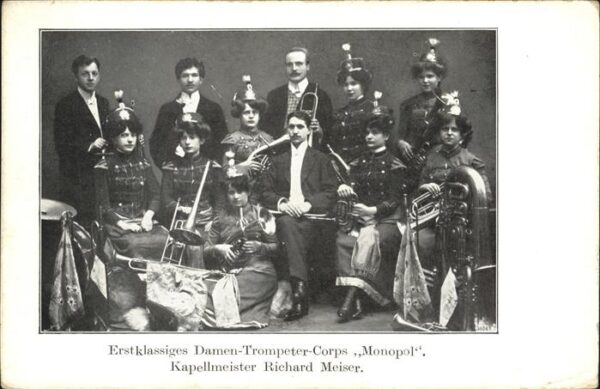 Musikanten Damen Trompeter Corps Monopol Kapellenm