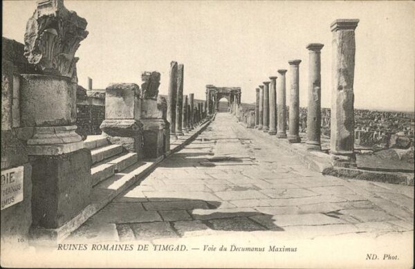 Timgad Ruines Romaines Voie du Decumanus Maxim