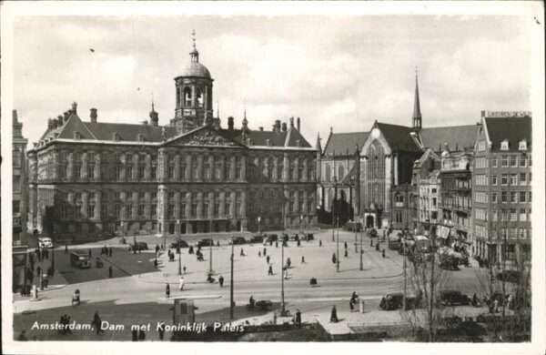 Amsterdam Niederlande Dam met Koninklijk Pateis