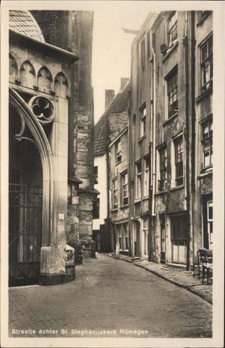 Nijmegen Straatje achter St Stephanuskerk