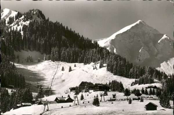 Hirschegg Kleinwalsertal Vorarlberg Oberschöntal Skilift Bergstation