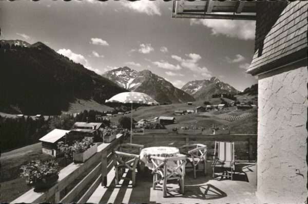 Riezlern Kleinwalsertal Vorarlberg Terrassen Cafe Persion Erlenbach