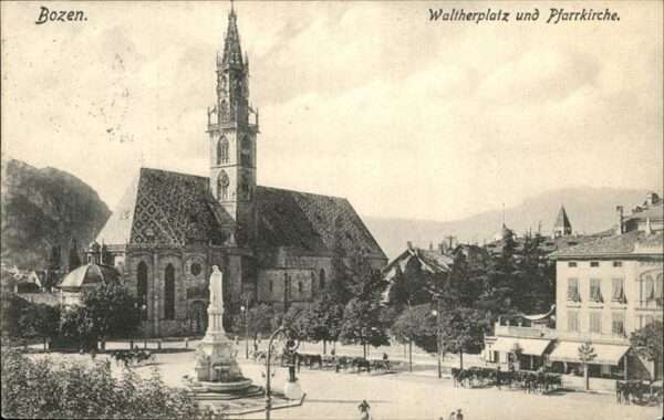 Bozen Suedtirol Waltherplatz Pfarrkirche