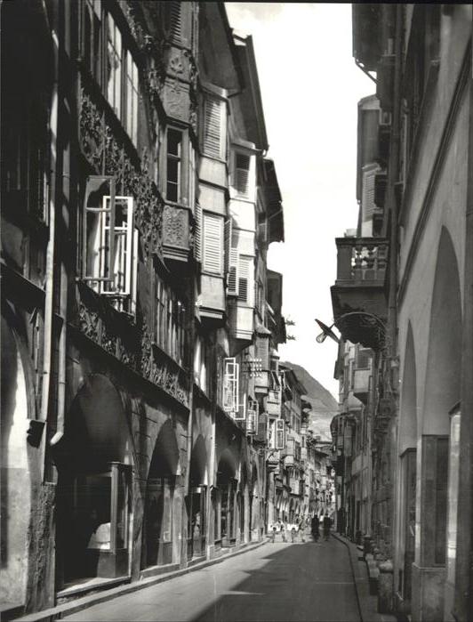 Bolzano Via Partici Laubengasse