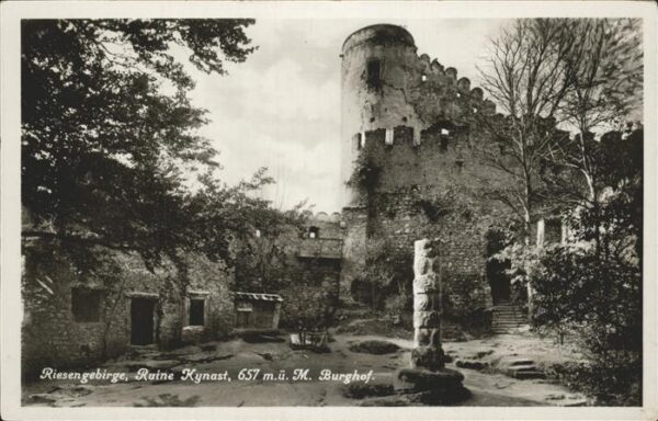 Kynast Ruine Burghof