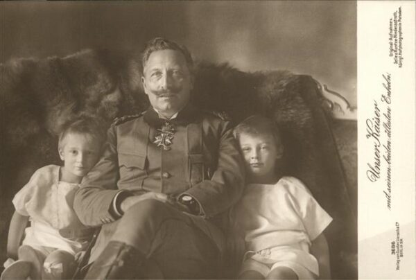 Adel Kaiser mit Enkeln