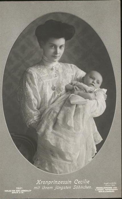 Adel Kronprinzessin Cecilie mit Sohn