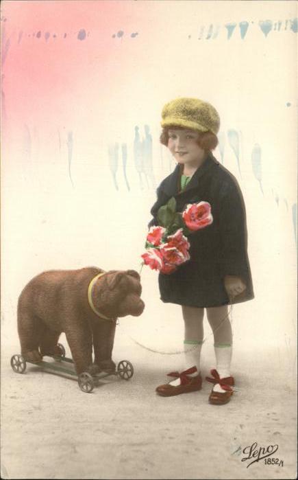 Kinderspielzeug Bär Rosen Kind