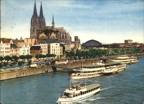 Dampfer Seitenrad Köln Rheinufer