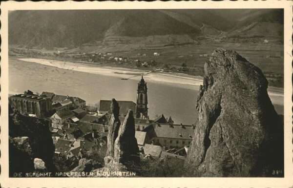 Duernstein Wachau Nadlfelsen