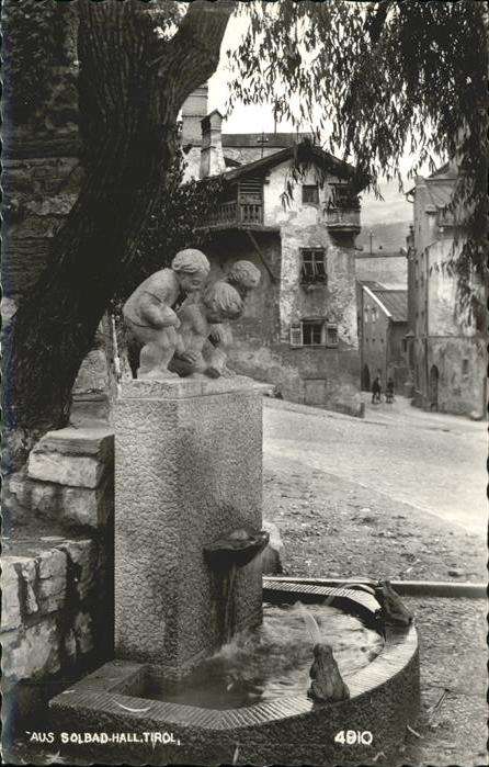 Hall Tirol Brunnen