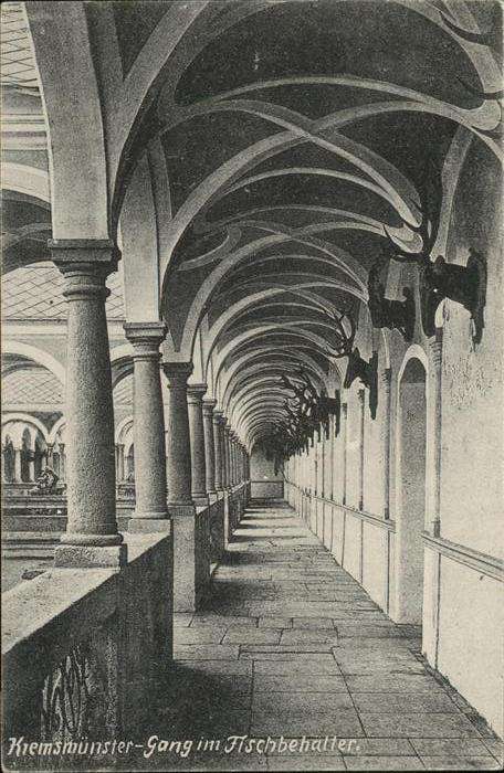 Kremsmuenster Gang Fischbehälter