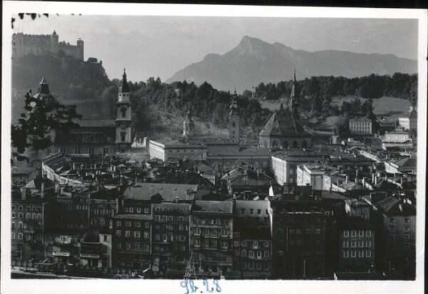 Salzburg Oesterreich Altstadt Untersberg