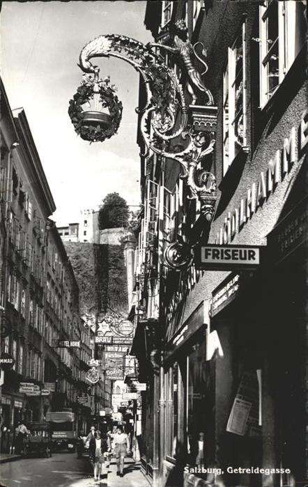 Salzburg Oesterreich Getreidegasse