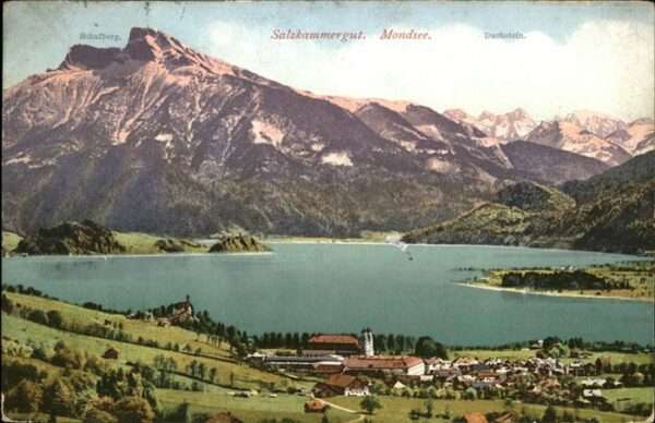Mondsee Salzkammergut Teilansicht Mondsee Kloster Schafberg D
