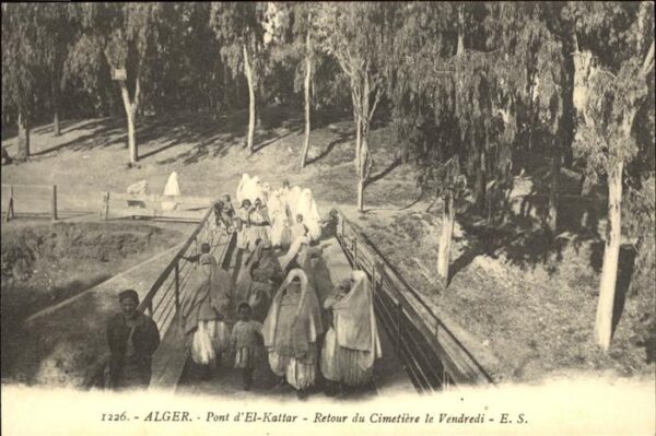 Alger Algerien Pont d El_Kattar Retour du Cimetiere le