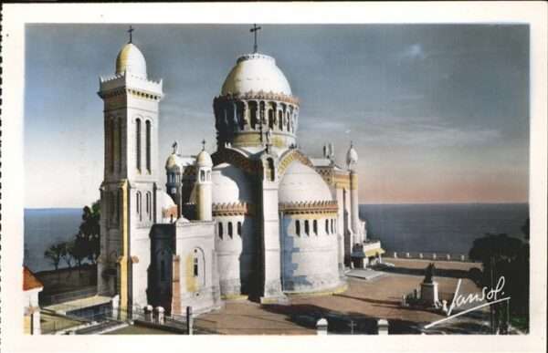 Alger Algerien La Basilique Notre Dame d Afrique Denkm