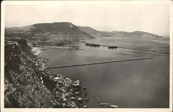Oran Algerie Les Falaises de Gambetta Schiffe