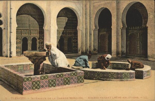Tlemcen Interieur de la grande mosquee arabes f